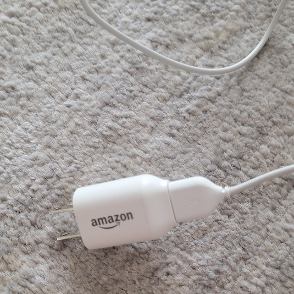 Never Used. Amazon Kindle Gray eBook Reader with E-Ink Display - Picture 10 of 17